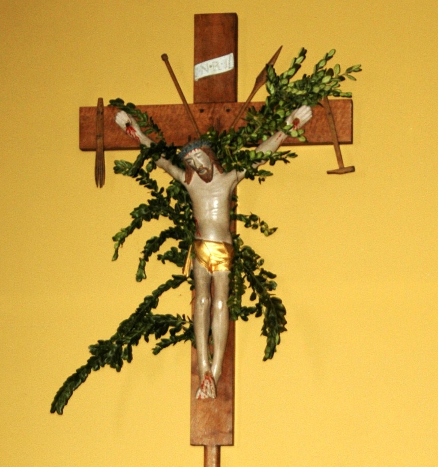 Sainlez crucifix